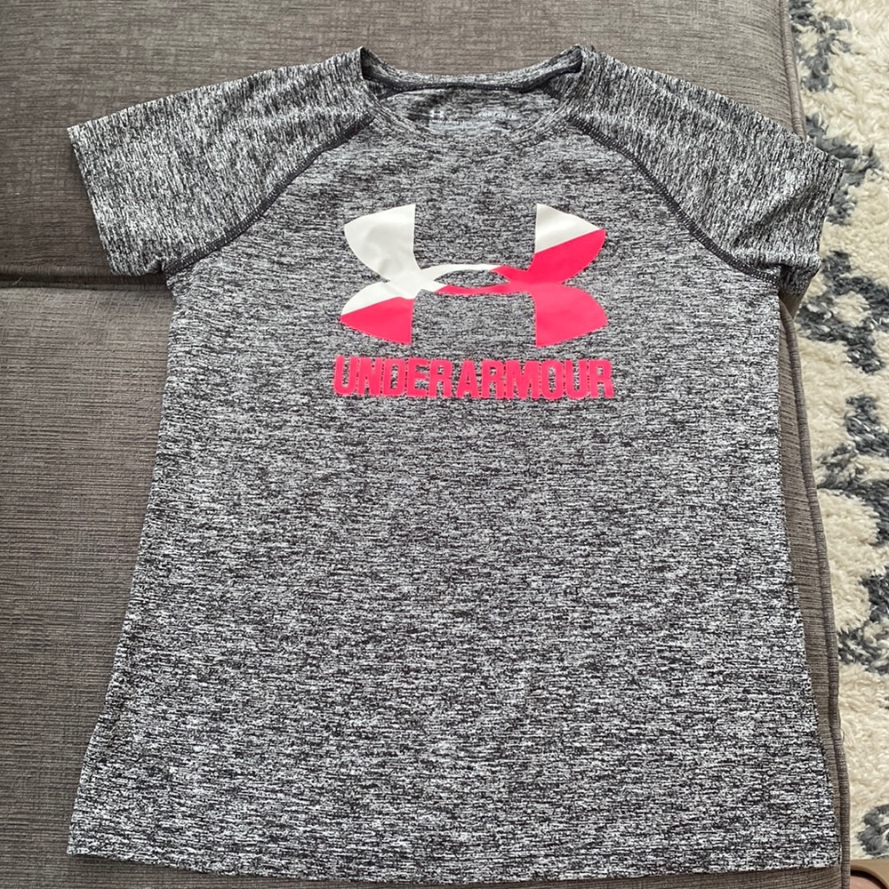 UNDER ARMOUR Girl’s T-shirt!